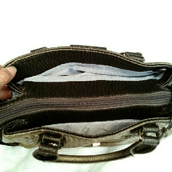 ****SOLD ****SOLD****MADI CLAIRE "SYDNEY"  SATCHEL - Picture 3 of 4