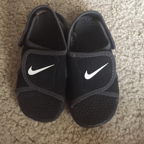 Nike toddler sandals
