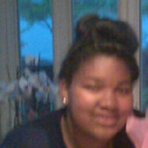 Meet your Posher, Tahirah