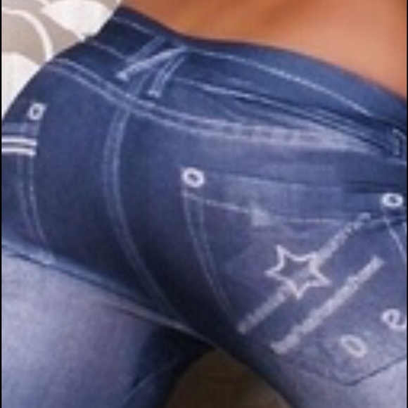 Woman's Sexy Pencil Leggings - Picture 2 of 4