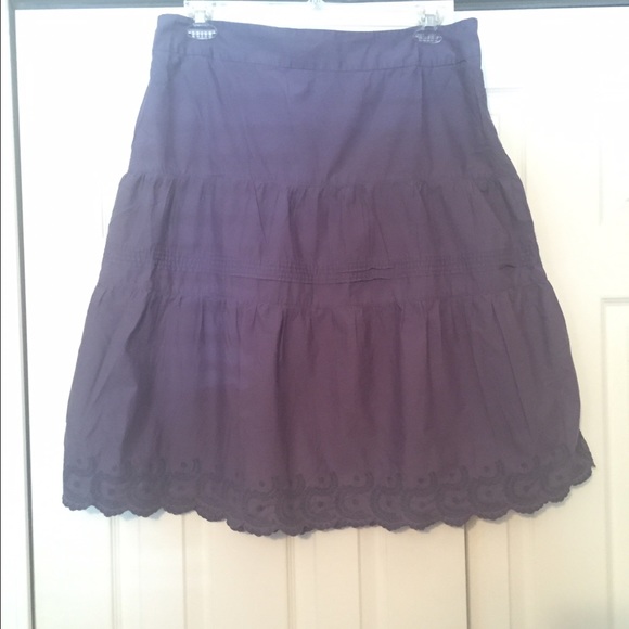 Scalloped edge a-line skirt