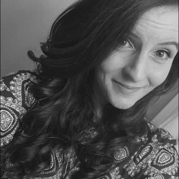 MEET YOUR POSHER ☮ - Picture 4 of 5