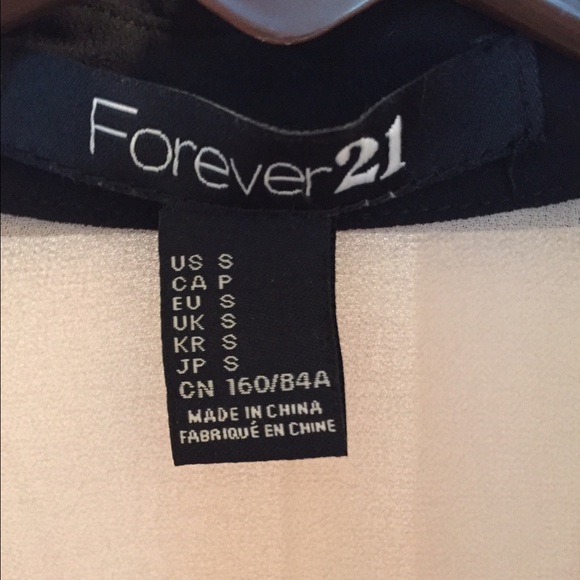 Womens collar button tan and black blouse - Picture 3 of 3