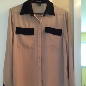 Womens collar button tan and black blouse