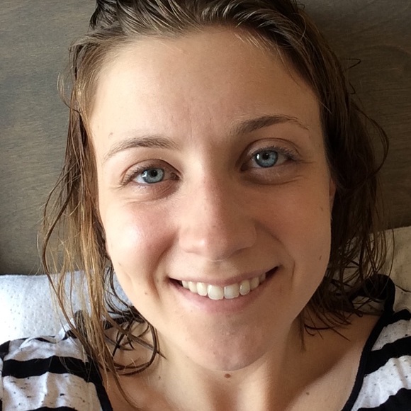 Meet your Posher, Karin - Picture 1 of 1