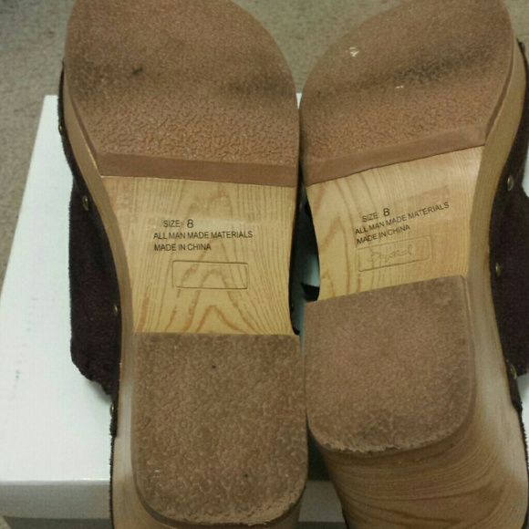 Clogs - Picture 3 of 3