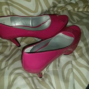 Never worn pink peep toe heels