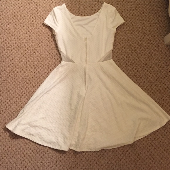 White dress with shear cutout sides - Picture 2 of 2