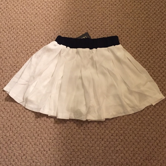 Brand New white and black skirt - Picture 1 of 1
