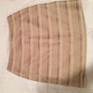 Banana republic skirt. Never been worn!