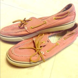 Sz 9 med Sperrys in light red color