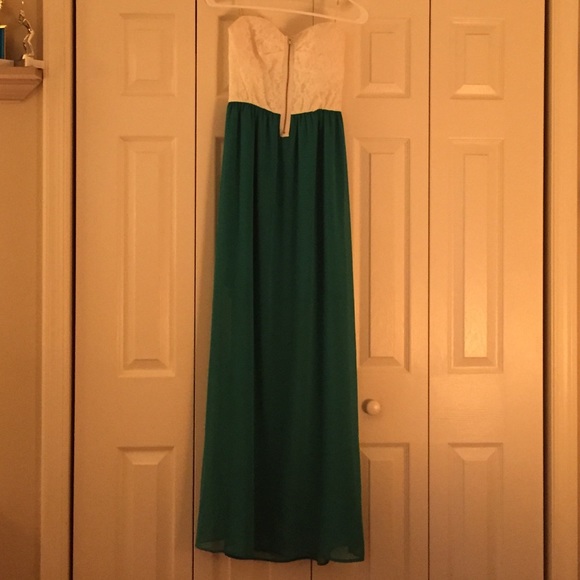 Gorgeous Maxi dress with white lace top - Picture 1 of 3