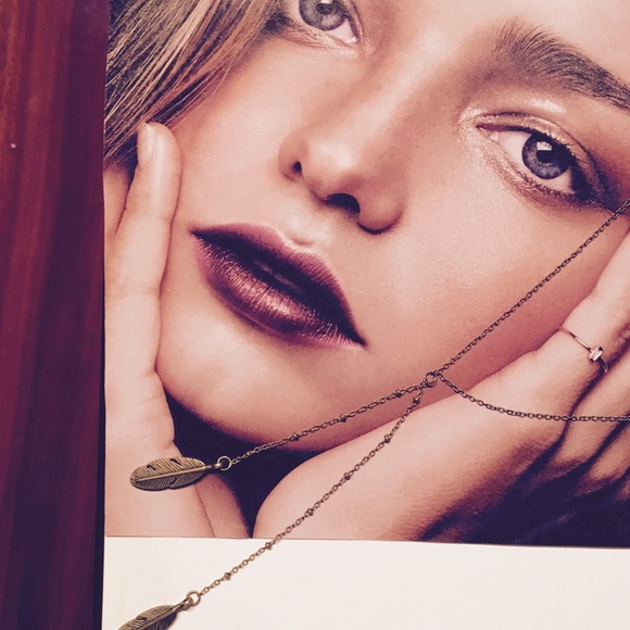 Antique Brass Lariat Necklace with Feathers - Picture 3 of 4