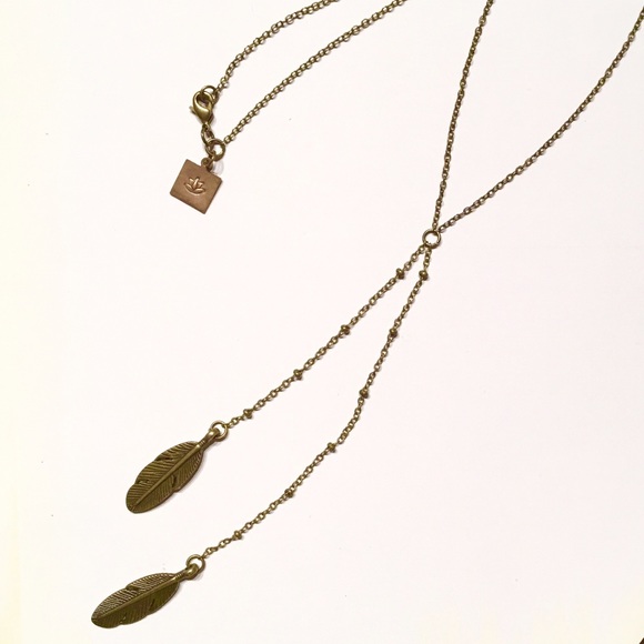 Antique Brass Lariat Necklace with Feathers - Picture 4 of 4