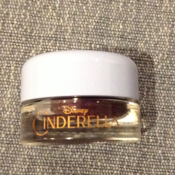 MAC Cinderella collection Fluidline in Macroviolet