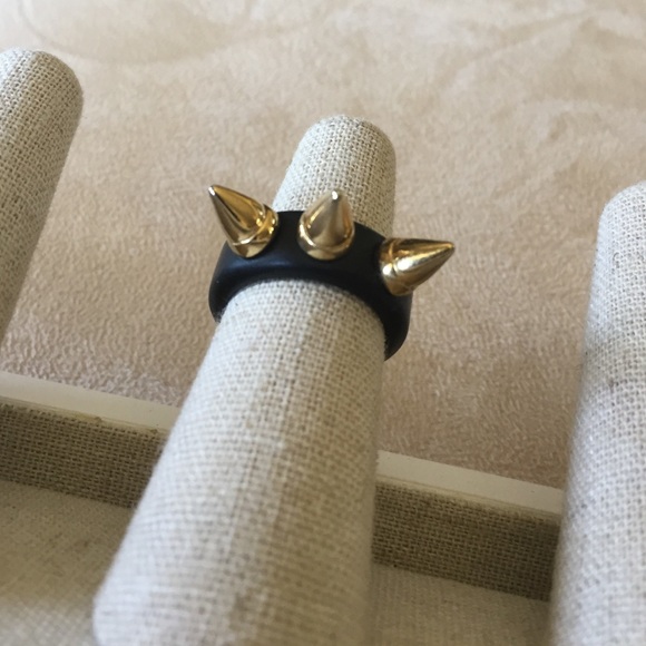 Triple stud ring - Picture 2 of 2