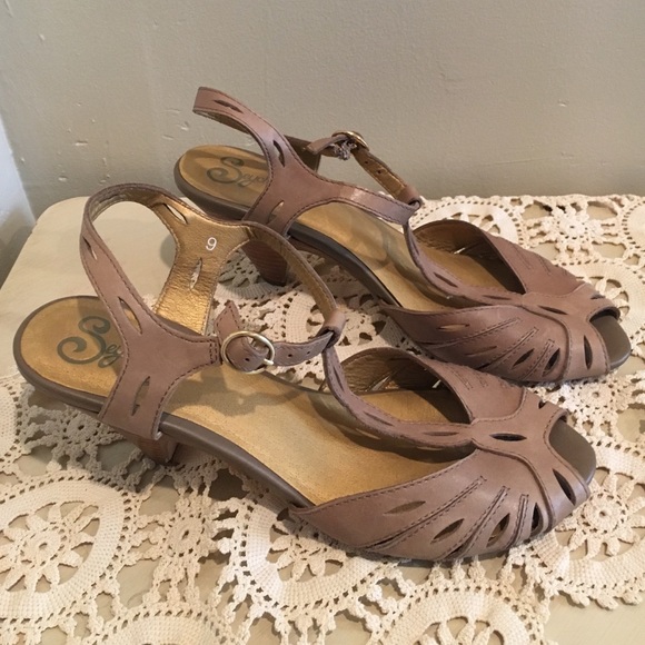 Vintage t-strap Gastby Heels