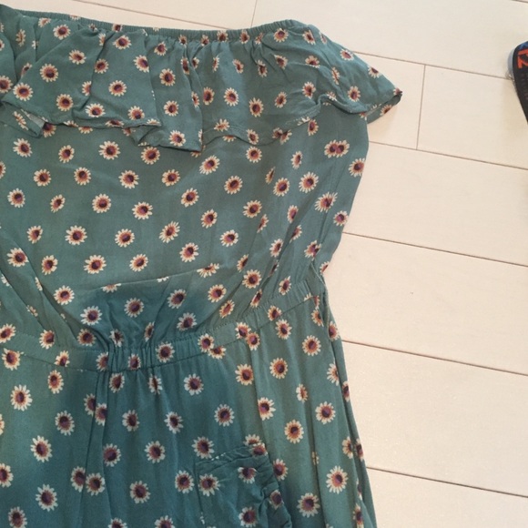 Romper with flowers - Picture 2 of 2