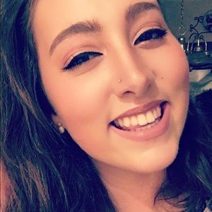 Meet your Posher, Vanessa