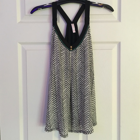 BLACK AND WHITE TANK TOP
