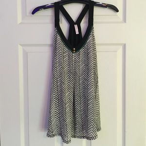 BLACK AND WHITE TANK TOP