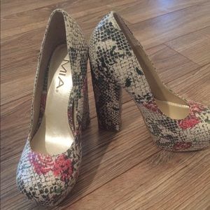 FINAL PRICE---MIA Platform Heels