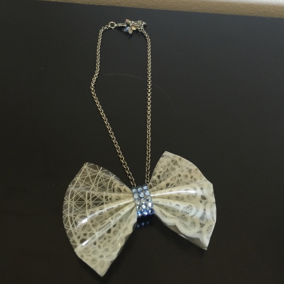 Tarina Tarantino Bow Necklace