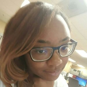 Meet your Posher, Cassandra