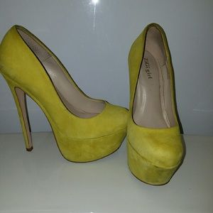 Yellow platform pumps