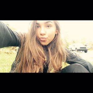 Meet your Posher, Karina