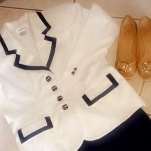 💙White & Navy Blue Blazer💙