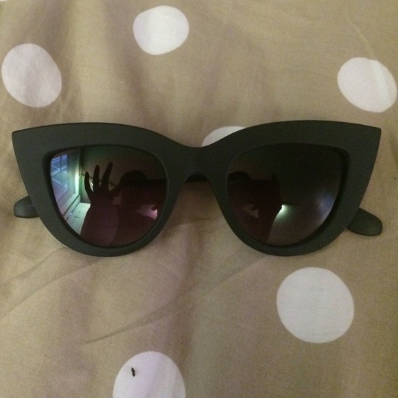 Quay kitti suglasses