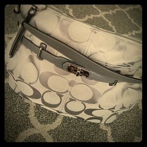 Signature Coach Shoulder Bag