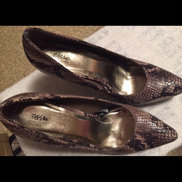 Mossimo Pumps shoes -without tag