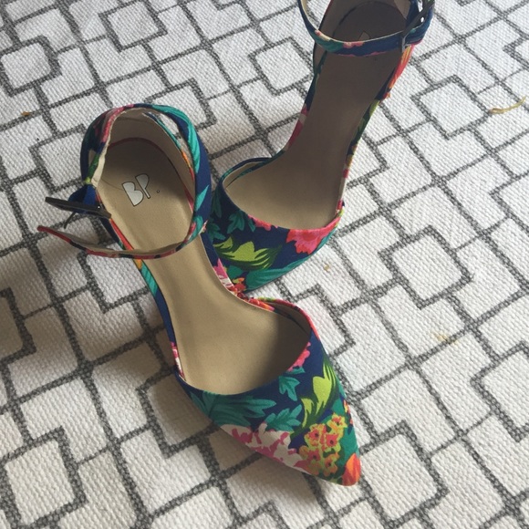 Floral Heels. Perfect for Summer