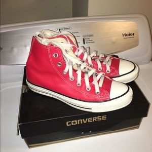 Leather High Top Red Chuck Taylor/Converse/AllStar