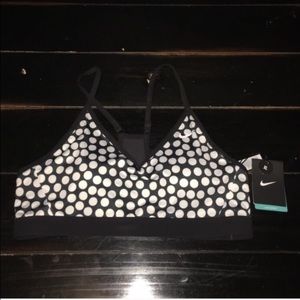 Nwt Nike sports bra