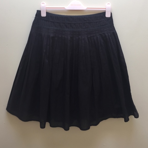 OASIS Smart pleated skirt, for work or formal.