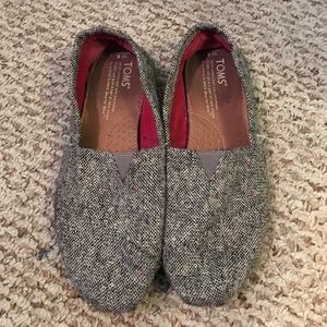 Grey Toms