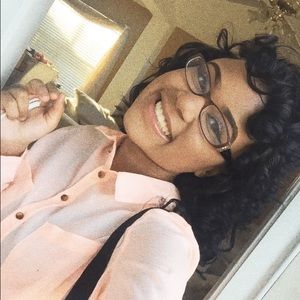 Meet your Posher, Sierra