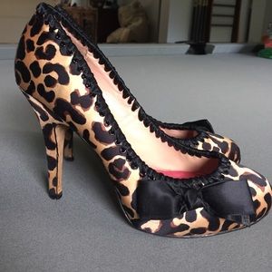 Leopard Betsy johnson pumps