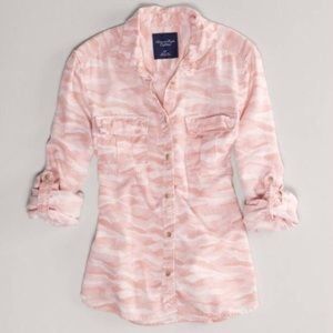 ‼️ CLOSET CLOSING‼️American Eagle button up