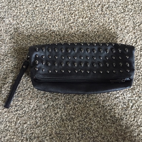 Skull clutch