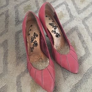 Naughty Monkey Coral Heels 6.5