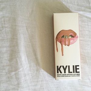 Kylie lipkit exposed ♏️er C only $48 w free ship