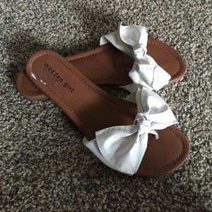 Used madden girl sandals