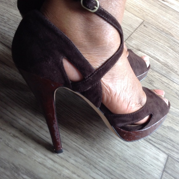 Shoes - Picture 2 of 3