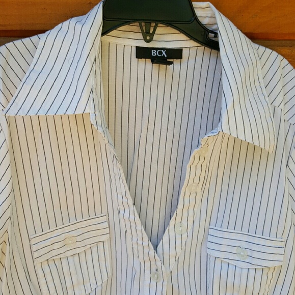 V neck button down - Picture 2 of 4
