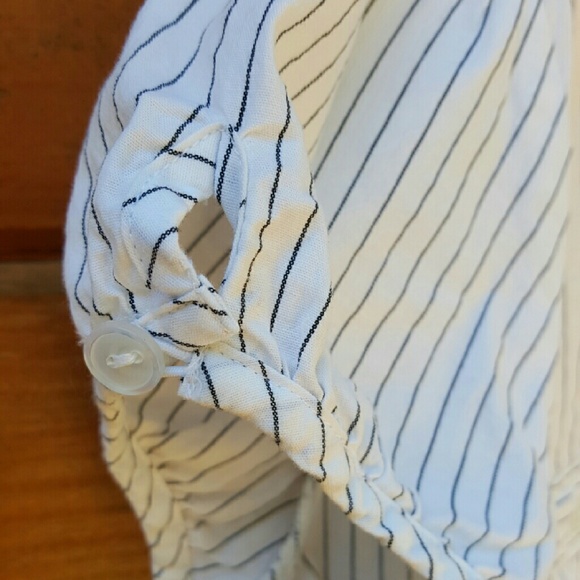 V neck button down - Picture 3 of 4