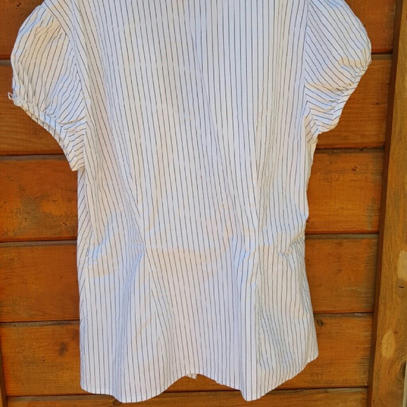 V neck button down - Picture 4 of 4